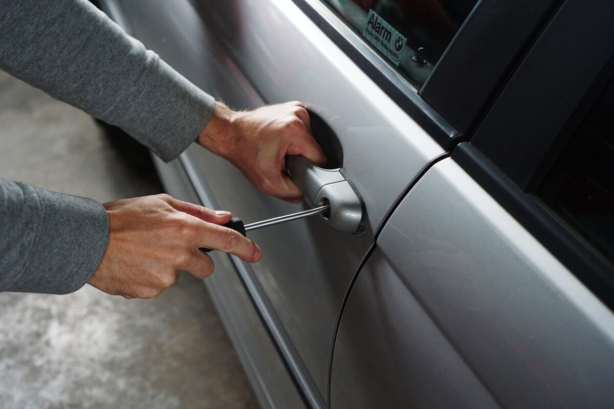 Les 7 caractéristiques clés d'un bon antivol de voiture