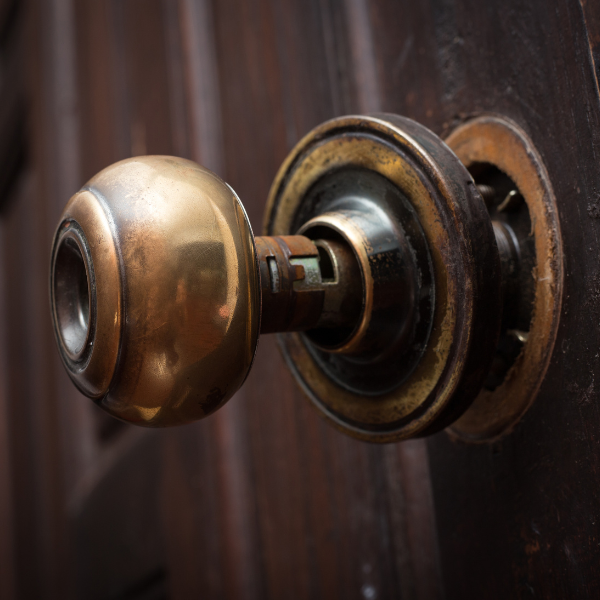 comment ouvrir une porte bloquee